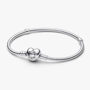 Pandora Moments Heart Clasp Bangle 7.5 in